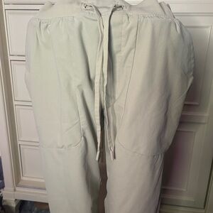 Lululemon Athletica Men's Light Gray Joggers